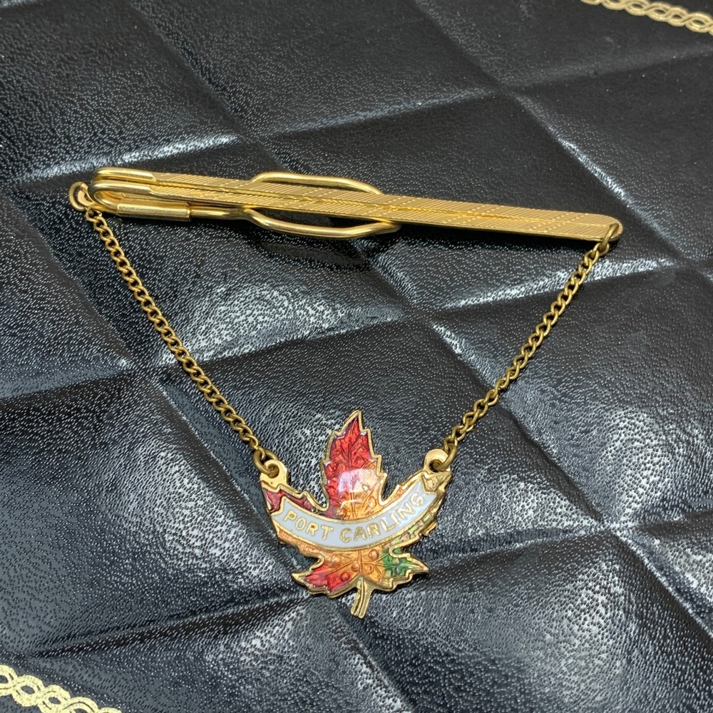 Vintage Port Carling Souvenir Tie Clip Maple Leaf Gold Tone Chain‎